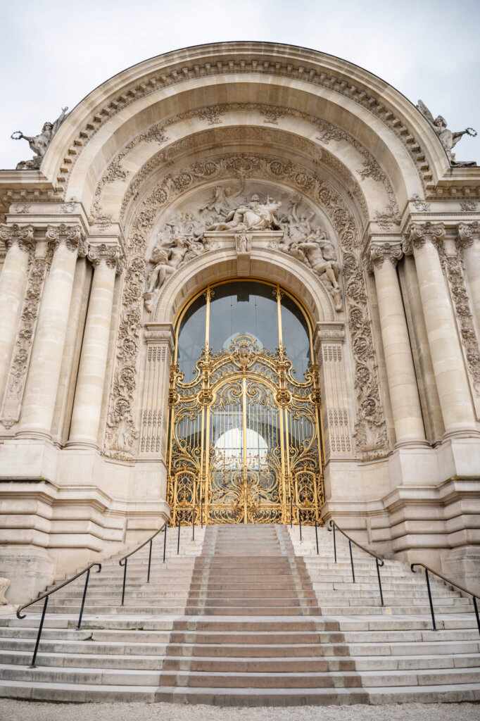 Paris destination wedding photographer Chloe Bolam Photography